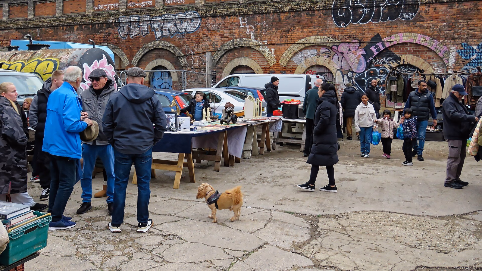 Sclater Street Yard market, Brick Lane Market London E1 o