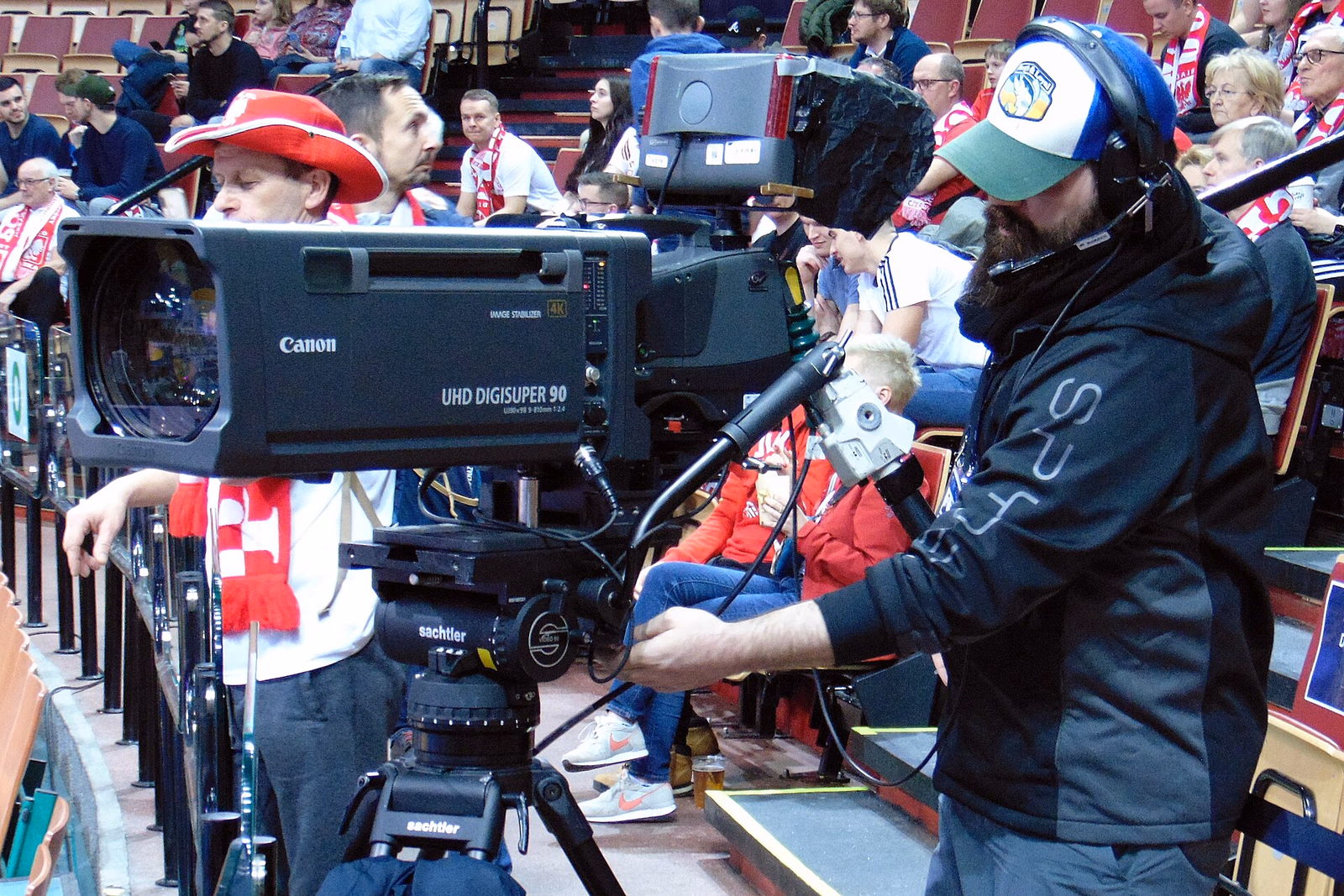TV camera operator, Canon UHD DIGISUPER 90
