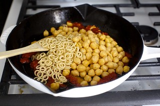 Fast Pasta with Chickpeas