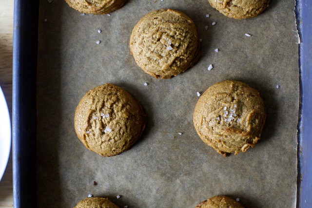 Cookies made with peanut butter and salt