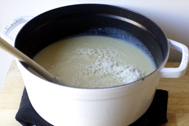 Smooth Cauliflower Soup